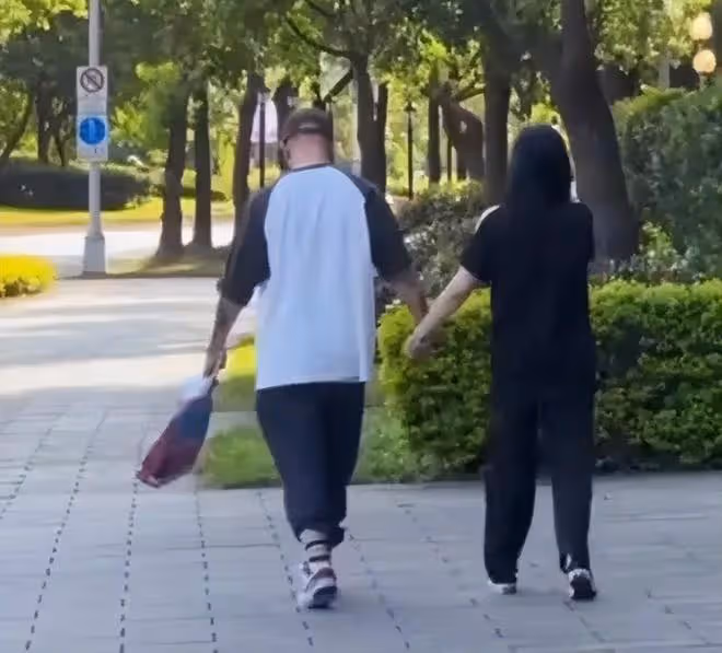 大S具俊曄烤肉店生意火爆,吃烤肉送夫妻簽名照,麵條12元一碗