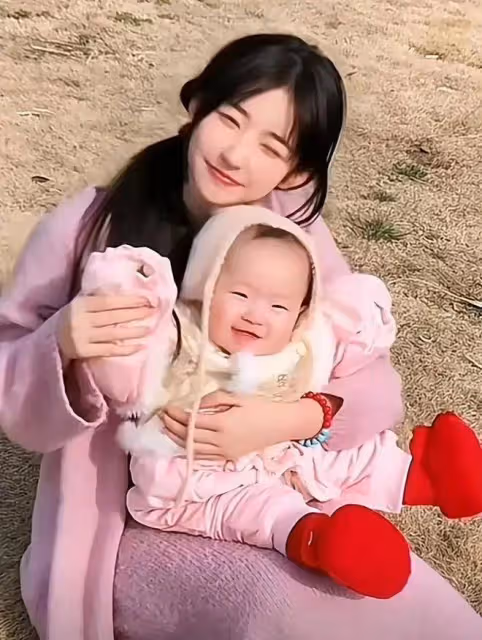 黃一鳴稱仇富索要奶粉錢!王思聰:撐過明年就有錢給你