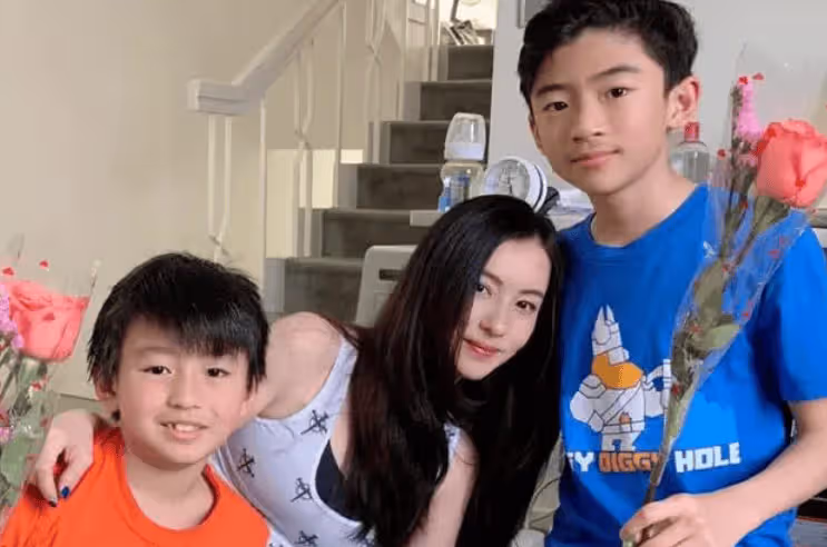 謝霆鋒終於清白了!張柏芝曬三兒子正臉照,與前夫無半點相似