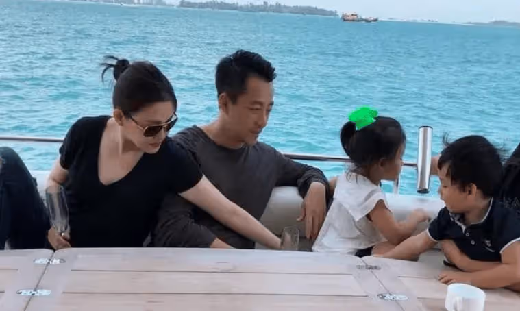 夸馬小梅還太早,俏江南還在的時候,大S同樣是夫唱婦隨的