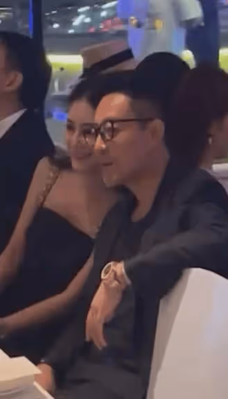 夸馬小梅還太早,俏江南還在的時候,大S同樣是夫唱婦隨的