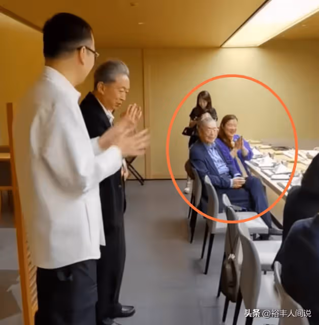 85歲劉詩昆攜全家現身!1歲兒被首前相夫人抱著,溫情互動惹人羨