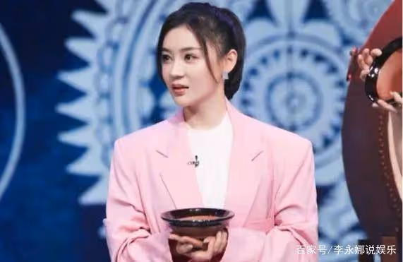 因長相漂亮,被老師力勸做演員,現在卻因長相太過完美而火不起來