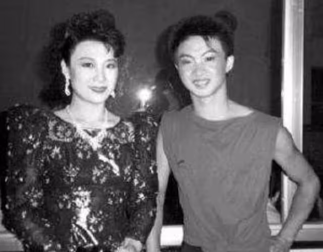 金星第一任妻子長相貌美如花,離婚時還懷著孕,如今過得怎樣了?