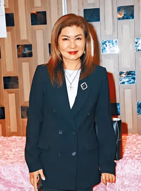 TVB高層樂易玲65歲生日宴星光熠熠!大批藝人道賀,佘詩曼成焦點