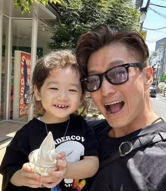 厲害!TVB視帝陳山聰4歲兒子獲跆拳道黃綠帶證書,是圈內女星團寵
