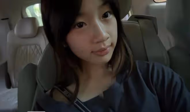 吳尊13歲女兒曬近照,NeiNei化妝穿弔帶裙顯成熟,甜馨猛夸漂亮