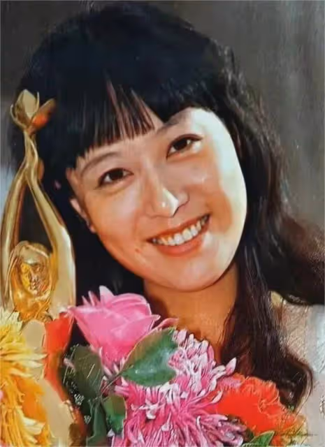 劉亦菲的影后媽媽,當紅時嫁世界冠軍,61歲復出爆紅,越老越優雅