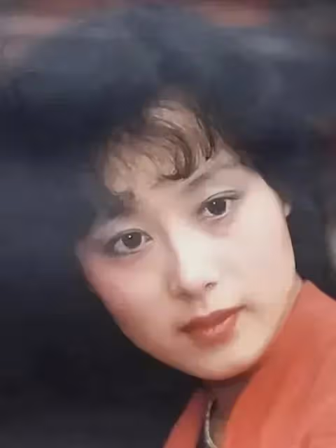 劉亦菲的影后媽媽,當紅時嫁世界冠軍,61歲復出爆紅,越老越優雅
