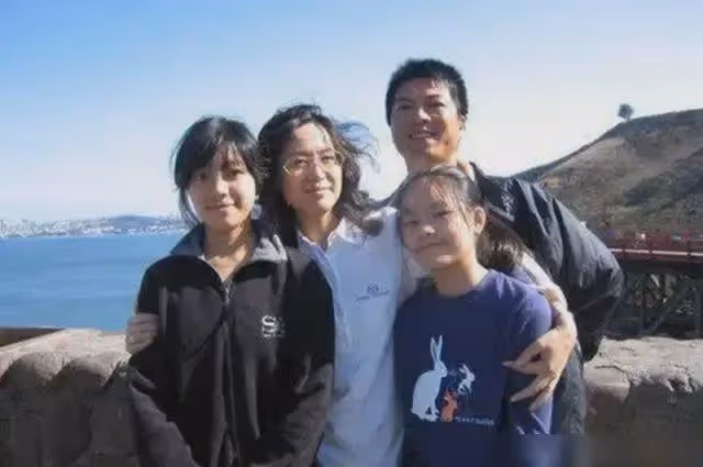 劉亦菲的影后媽媽,當紅時嫁世界冠軍,61歲復出爆紅,越老越優雅