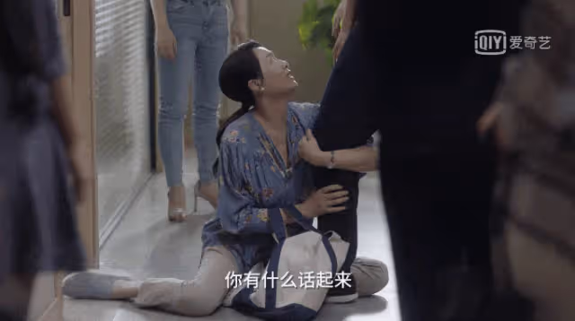 劉亦菲的影后媽媽,當紅時嫁世界冠軍,61歲復出爆紅,越老越優雅