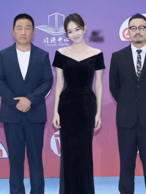 上海這一夜:劉亦菲珠圓玉潤、張小斐白到發光、王鷗造型翻車