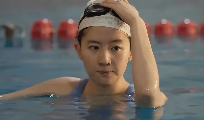 柳岩、張予曦真素顏吃火鍋,臉黃眉毛禿,看完治好了顏值焦慮症!