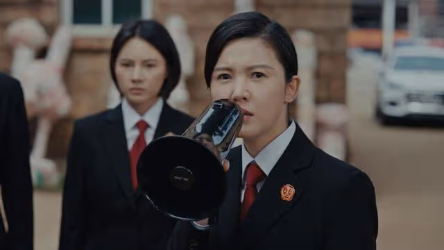 《執行法官》:楚雲初戀出現,董明被被高利貸公司坑慘