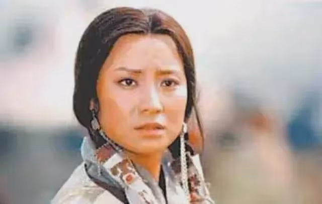 演員艾麗婭:29歲獲「雙料影后」,婆婆是老戲骨,丈夫是知名男星