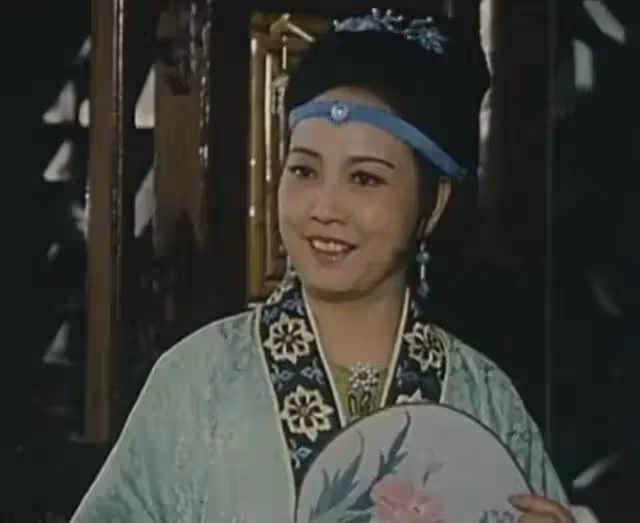 演員艾麗婭:29歲獲「雙料影后」,婆婆是老戲骨,丈夫是知名男星