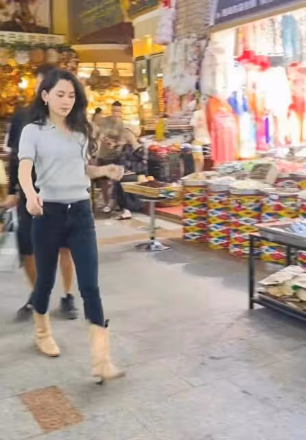 森林北新動態惹熱議!街頭跟新疆大媽斗舞,外國小哥看到眼都直了