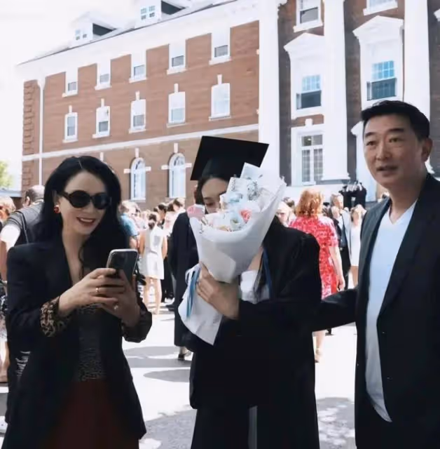 在國內賺錢,把子女送去國外的明星們,孩子學費個個不簡單