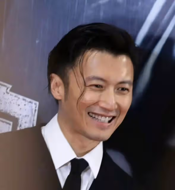 這一次,43歲素顏的謝霆鋒,給娛樂圈濃妝艷抹的男星上了一課