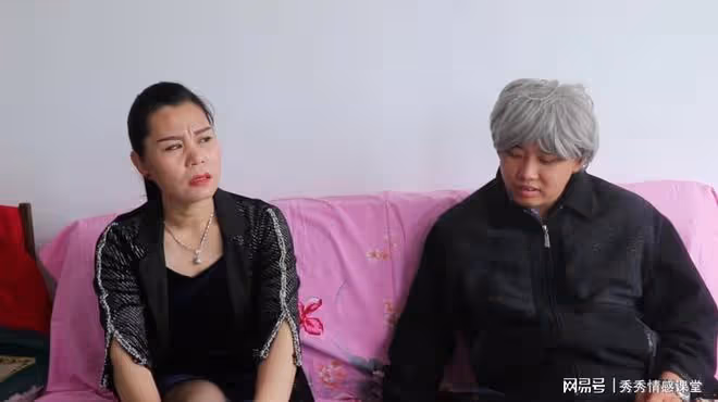 倆孩子考上大學，她給孫子1萬給外孫3千，女兒：都給你孫子吧！