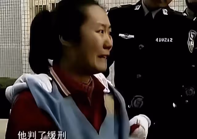 回顧女護士遭45歲領導多次侵犯,哀求:你年紀大,別再找我好不好
