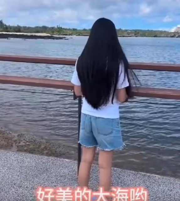 大S女兒和汪小菲團聚,披著一頭長髮,張蘭感慨孫女長大了好多