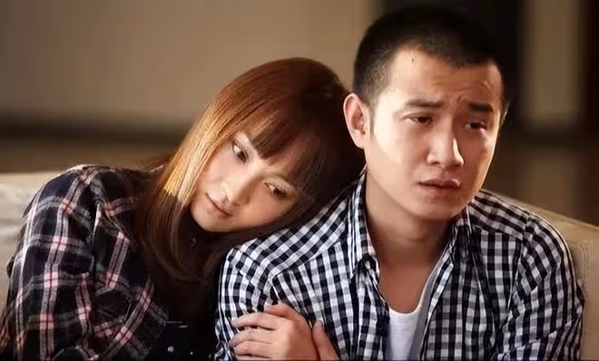 42歲姚迪罕見現身，胖到認不出，自稱3年沒化妝