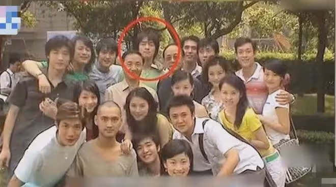 因為媽媽病重，他放棄《繁花》，如今他二次封帝，贏麻了