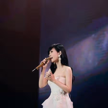 《與龍共舞》張敏近照曝光!隔30年重逢周慧敏 她驚:以為只是說說
