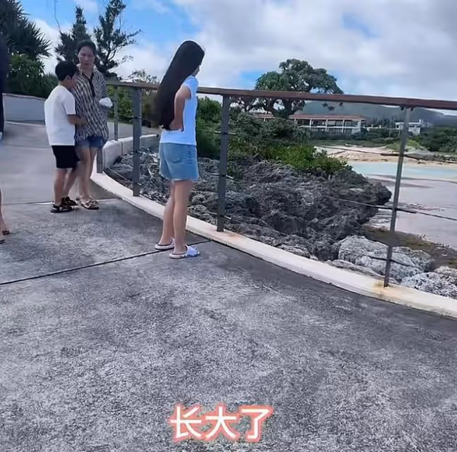 汪小菲倆兒女近照曝光,小玥兒長成翻版大S,希箖瘦高帥氣像爸爸