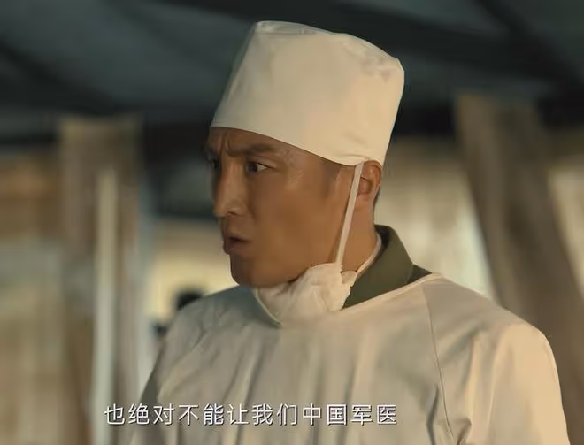 飆升榜第一!豆瓣好評不斷,諜戰劇《孤戰迷城》讓我想站起來鼓掌