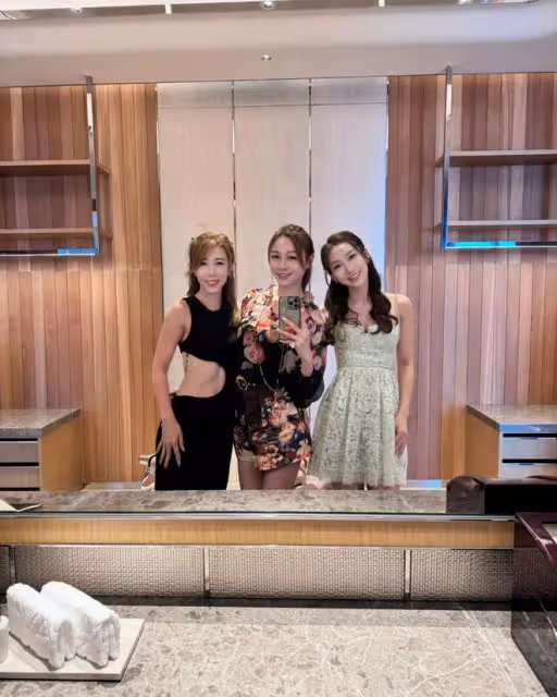 TVB星二代大曬白滑長腿,懶理與大31歲富商緋聞!緊抱女高層拉關係