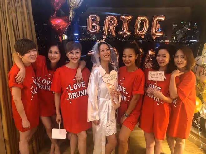 恭喜!香港女星再婚後表白小8歲老公,曾透露與前夫離婚真實原因