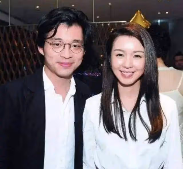 婚後首次夫妻檔接商演!TVB學霸港姐公開埋怨機師老公:造人時間不配合