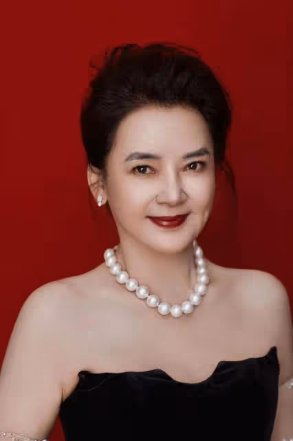 進軍文壇!胡慧中23歲愛女宣布推出詩集,曾因身材長相遭網友批評