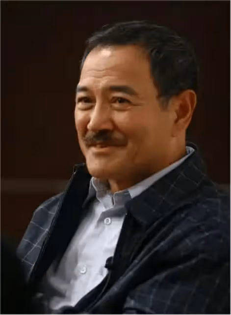 TVB80歲老戲骨拒絕退休,曾因前頂流兒媳屢屢被媒體追問,兒子有新女友但不影響父愛