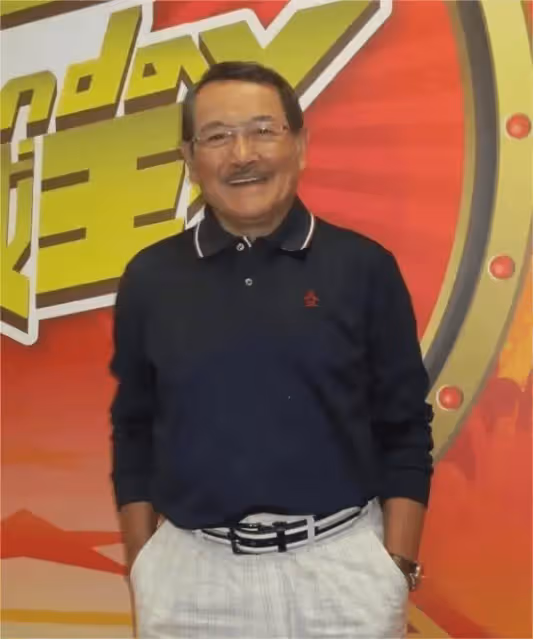 TVB80歲老戲骨拒絕退休,曾因前頂流兒媳屢屢被媒體追問,兒子有新女友但不影響父愛