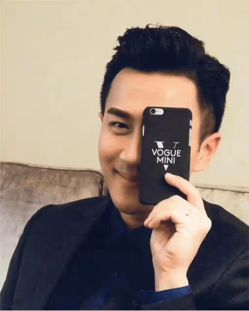 TVB80歲老戲骨拒絕退休,曾因前頂流兒媳屢屢被媒體追問,兒子有新女友但不影響父愛