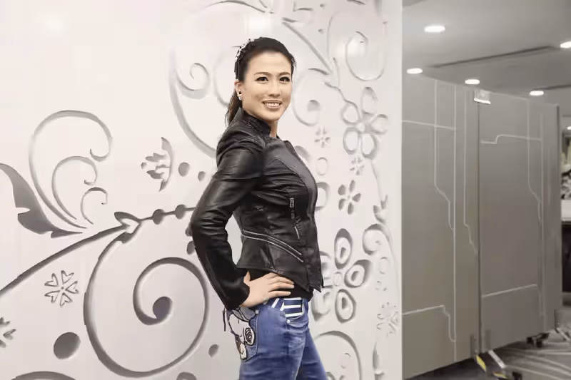 47歲香港女星陳彥行被曝秘密生女,自稱單身多年,孩子父親成謎