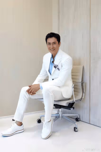TVB視帝馬德鐘太自律!生日吃減脂餐,56歲皮膚緊緻近乎零毛孔