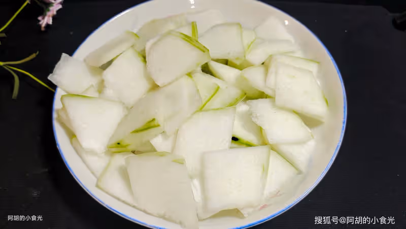適合夏天吃的家常菜,一炒一燜才夠味!便宜又好做、特下飯,一個菜掃光一鍋飯