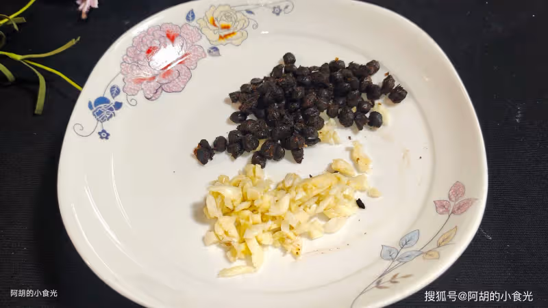 適合夏天吃的家常菜,一炒一燜才夠味!便宜又好做、特下飯,一個菜掃光一鍋飯