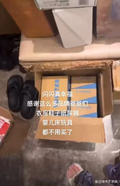 王思聰女兒成大網紅，黃一鳴讓她別贍養王思聰，現女友急發聲表態