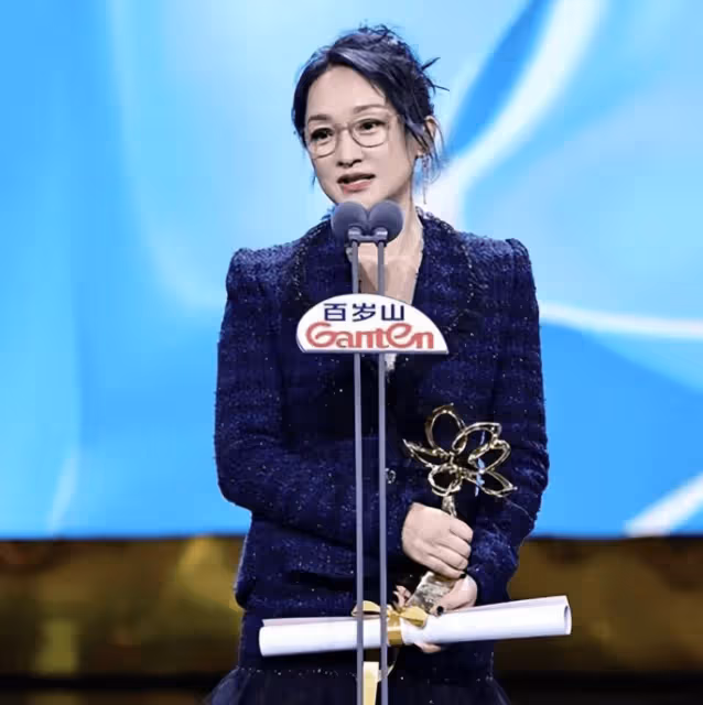 胡歌、周迅獲白玉蘭獎最佳男女主角，《繁花》拿下5項大獎，現場還有瞬間