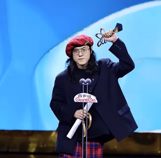 胡歌、周迅獲白玉蘭獎最佳男女主角,《繁花》拿下5項大獎,現場還有瞬間