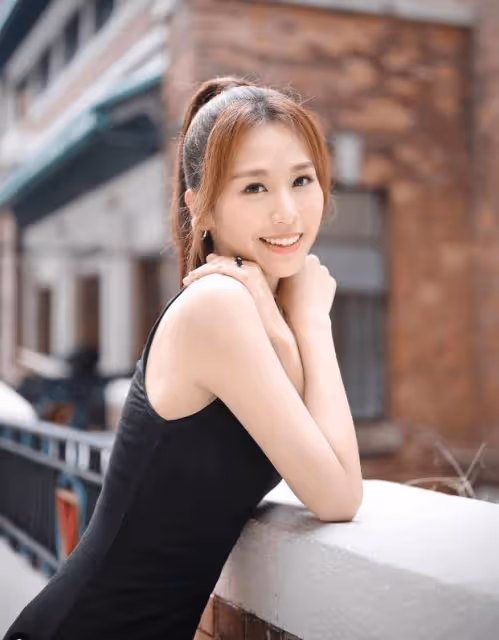 TVB清純小花與大20歲視帝首演情侶!鄰家女孩氣質十足!
