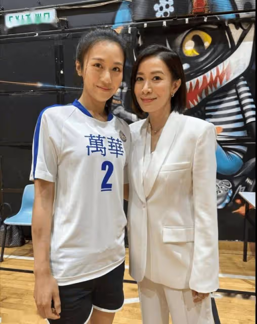 TVB清純小花與大20歲視帝首演情侶!鄰家女孩氣質十足!