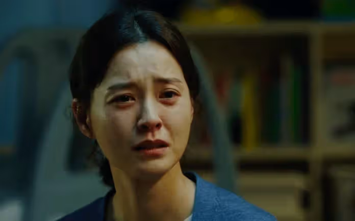 陪婆婆買東西「竟撞見老公和別的女人牽著手逛街」！ 我太難堪假裝沒看到，結果卻被婆婆發現竟說：「別怕，讓我來！」下秒她向老公走去…. #完全沒料到會這樣發展