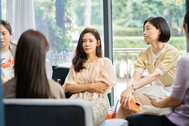 大姑喬遷新居，訂12桌宴請親戚，結果進行到一半，她突然拉住我「這次費用，你先幫我墊付一下」，還以親情要脅，我直接撂下一句…瀟灑離場