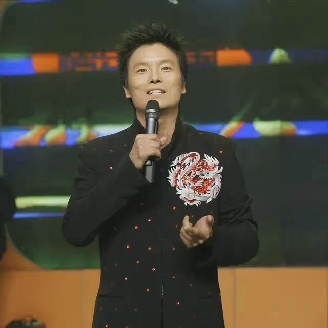67歲著名相聲演員周衛星,娶小30歲外國美女,生2個混血兒